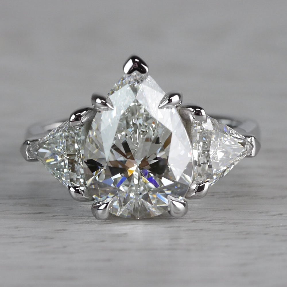 Luxurious 3 Carat Pear Shaped Diamond Ring 4541