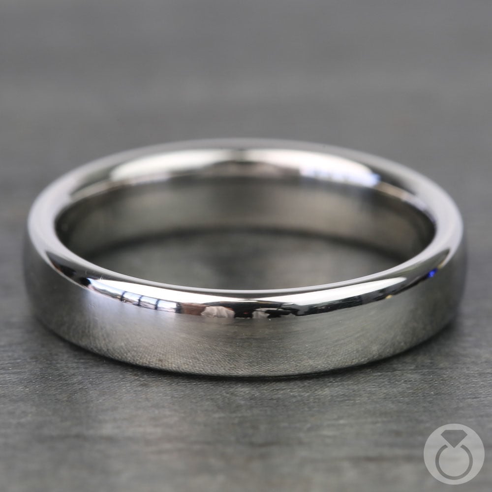 4.5 Mm Mens Wedding Band In Platinum (Low Dome)