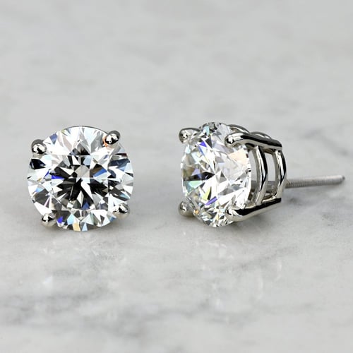 Diamond Engagement Ring with Large Side Diamonds (2 Carat)
