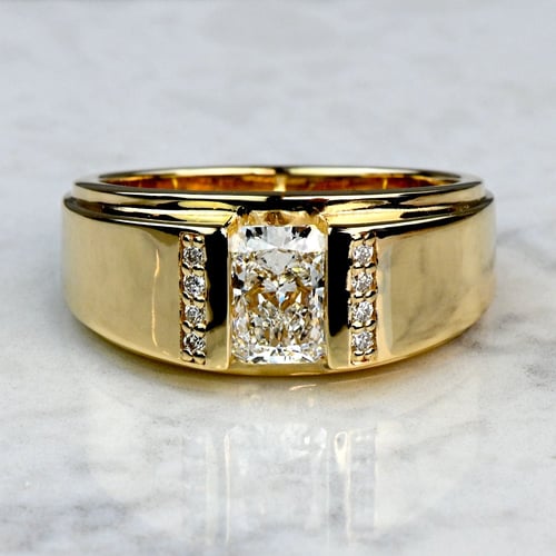 Luxurious 3 Carat Pear Shaped Diamond Ring