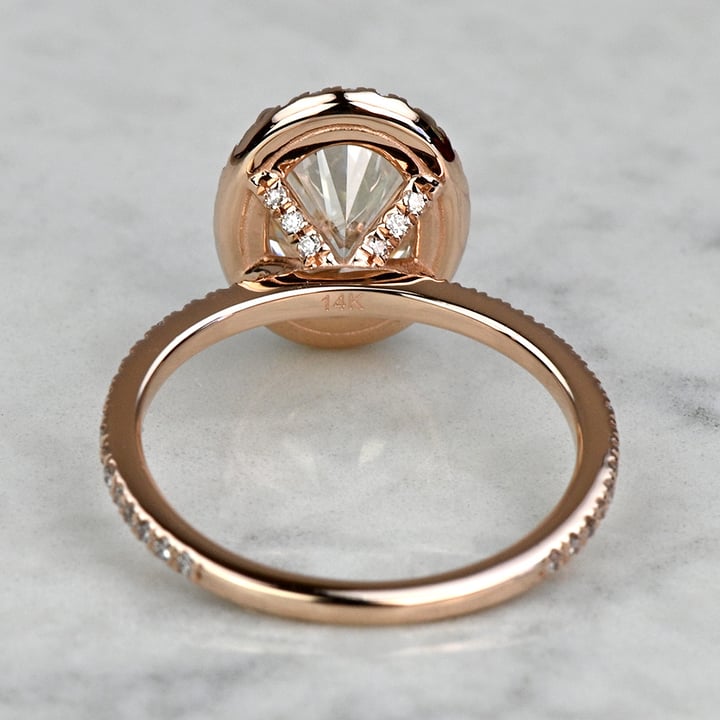 https://www.brilliance.com/cdn-cgi/image/width=720,height=720,quality=85/sites/default/files/recently-purchased-rings/3-carat-lab-created-oval-diamond-delicate-rose-gold-halo-engagement-ring/305719-oval-rose-gold-halo-er-4.jpg