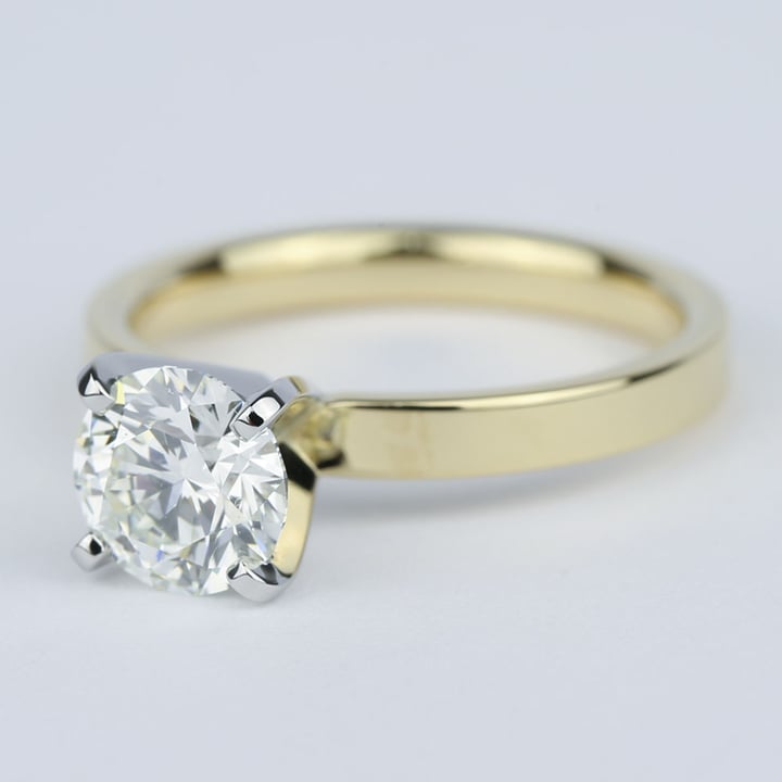 Flat round on sale diamond ring