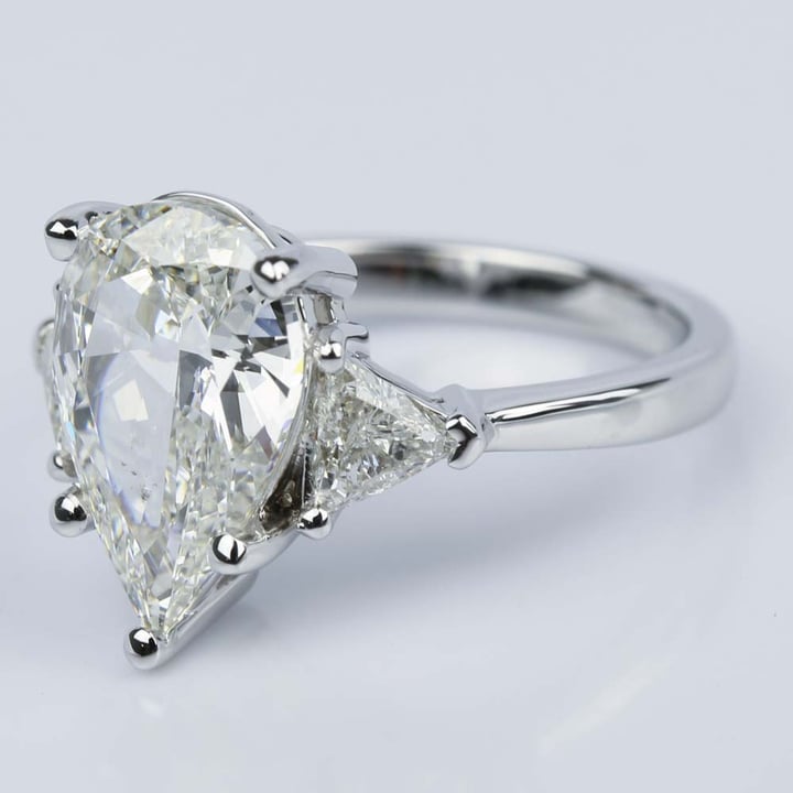 Pear shaped store diamond with trillions