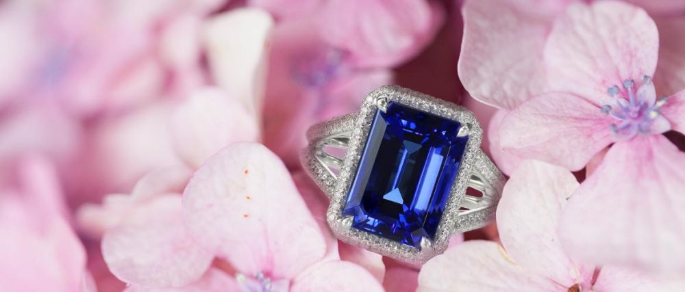 Emerald cut store gemstone