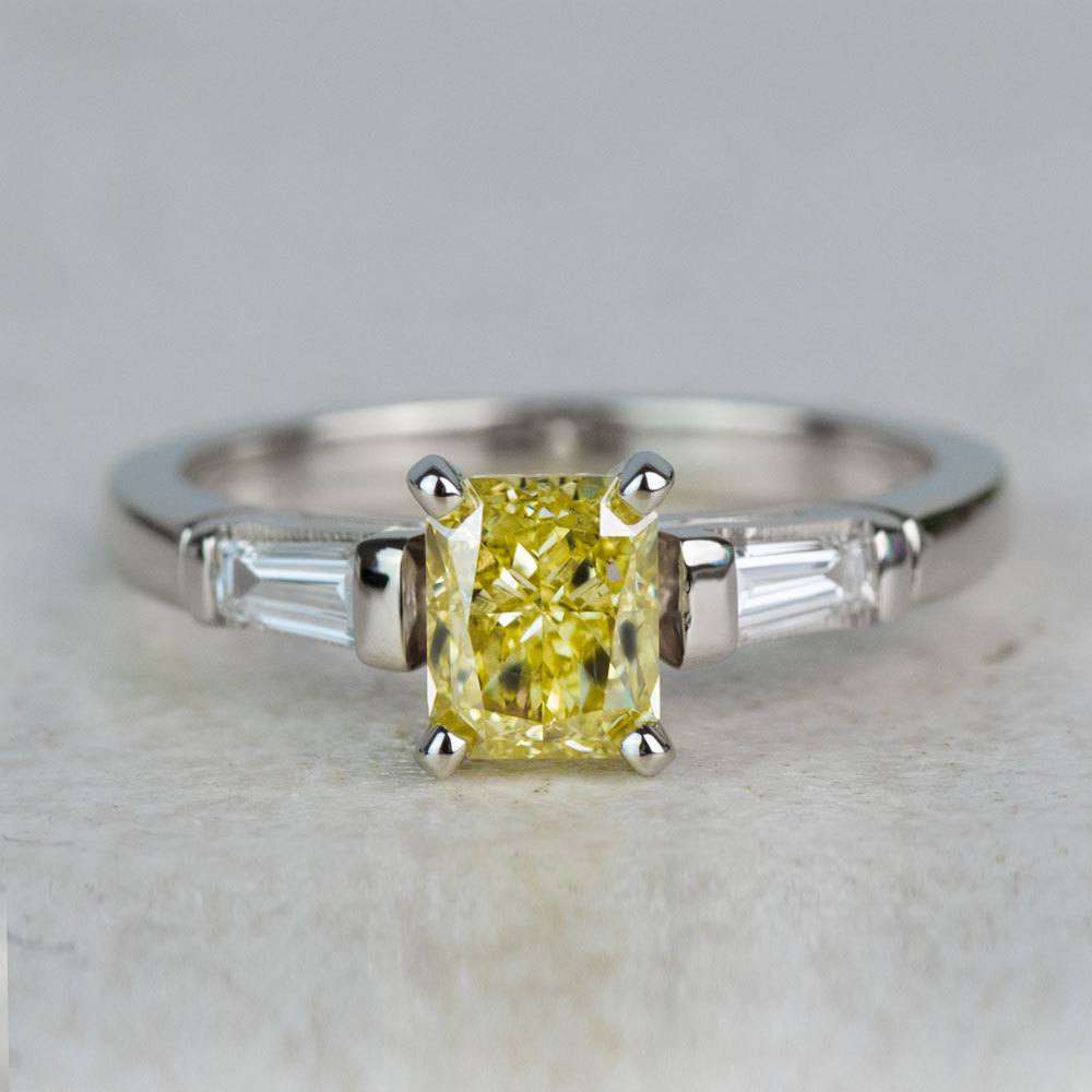 1 carat yellow diamond ring