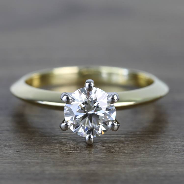 Classic Solitaire Engagement Ring in 18k Yellow Gold with Platinum Prongs