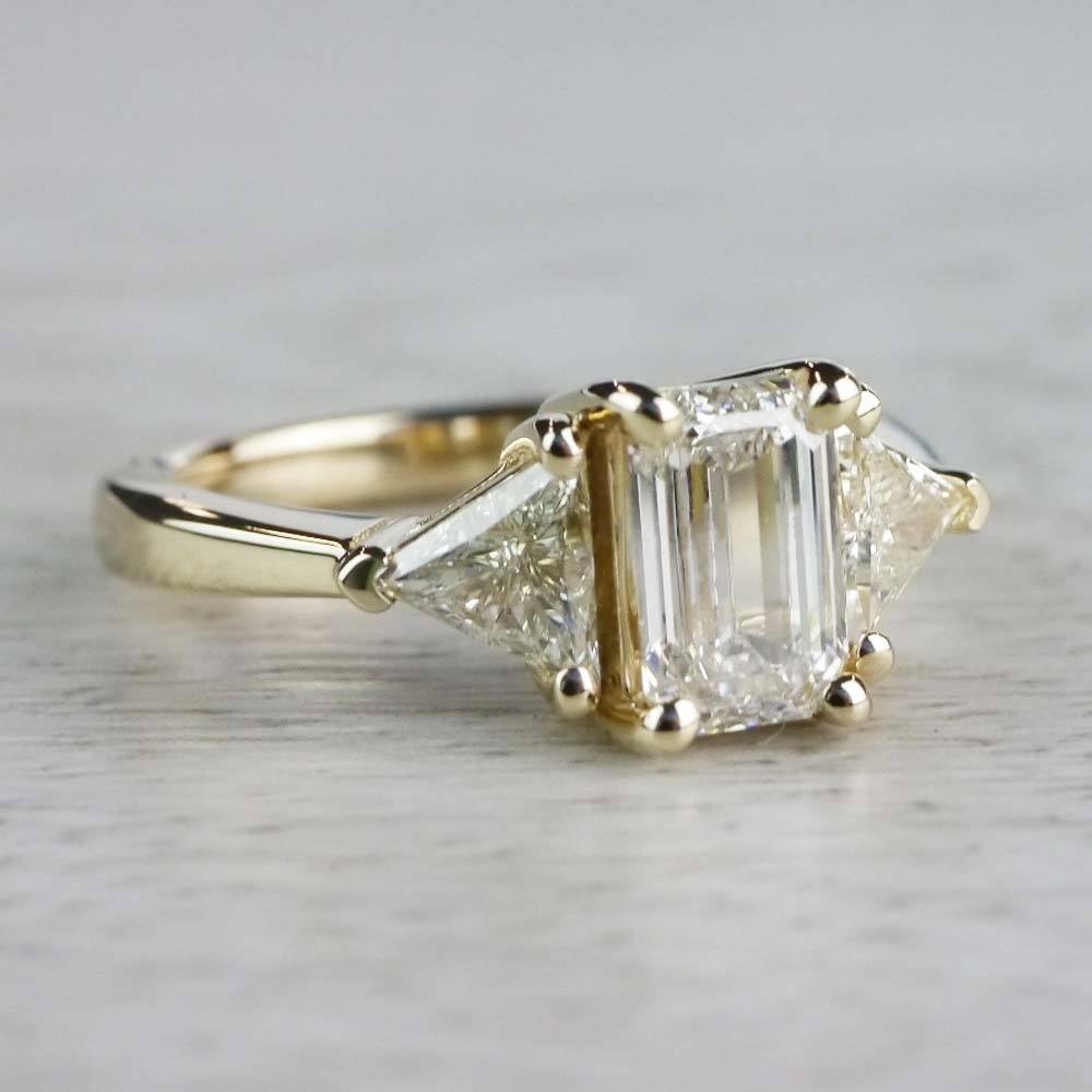 Incredible 1 Carat Emerald Cut Diamond Ring In Yellow Gold