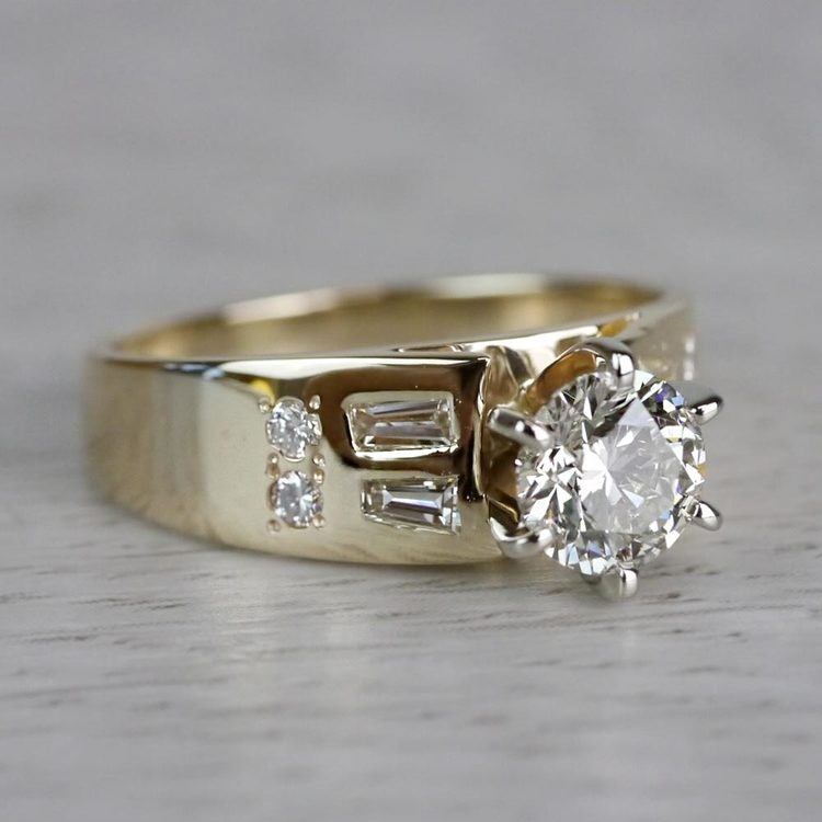 Lavish Round Cut Diamond Vintage Gold Engagement Ring