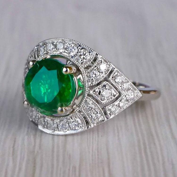 Stunning Vintage Art Deco Round Emerald Ring