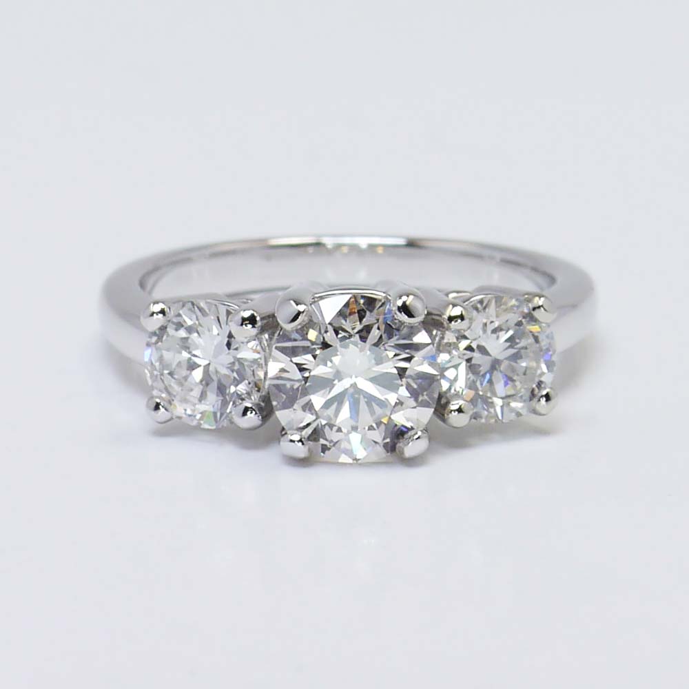 three-stone-round-diamond-ring-with-straight-prong-setting