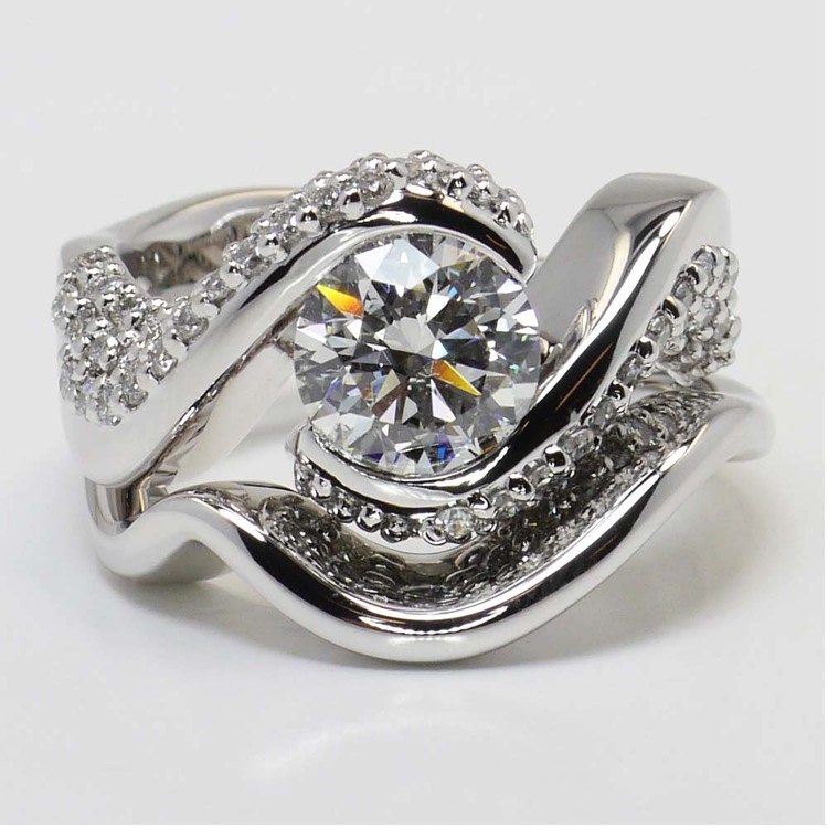 Twisted Diamond Engagement Ring and Matching Band in White Gold