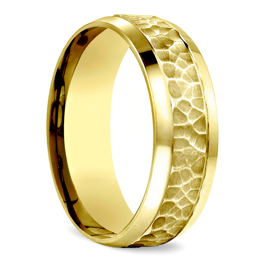 Hammered Beveled Men's Wedding Ring in Yellow Gold (7.5mm)